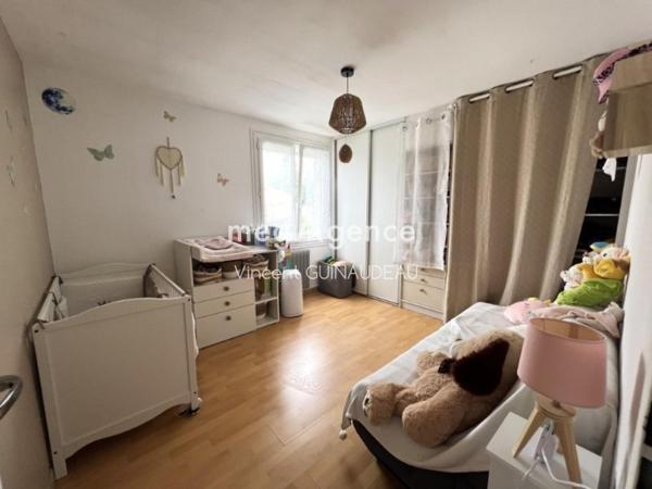 Maison à CHOLET, 49300 - 5 pièces 109m²