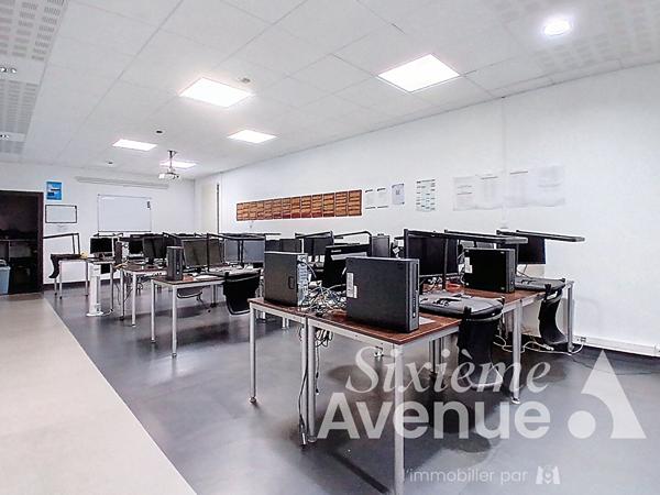 Local commercial 7 pièces 280 m2