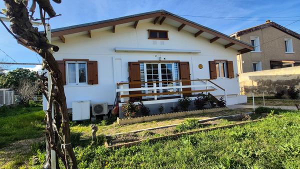 Chalet lumineux, climatisé, 2 chambres avec jardin.