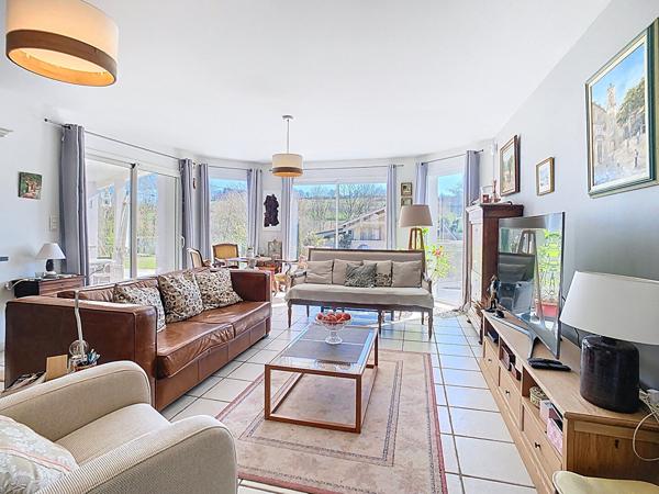 MAISON 5 CHAMBRES 171 m²+ PISCINE + JACUZZI  TERRAIN 3130 m²