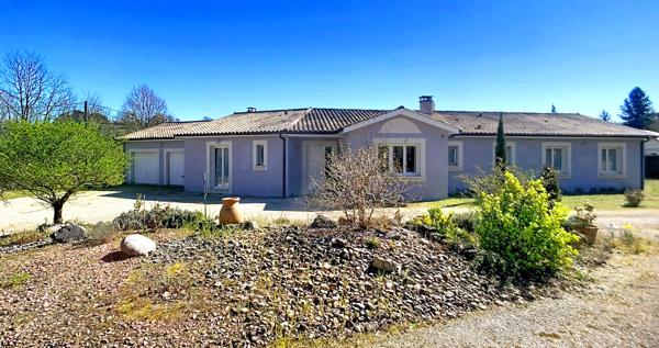 MAISON 5 CHAMBRES 171 m²+ PISCINE + JACUZZI  TERRAIN 3130 m²