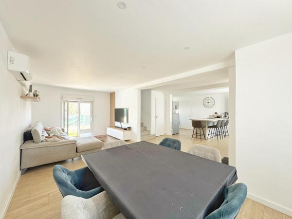 Maison rénovée dans un quartier