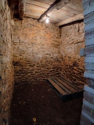 Maison avec son jardin , Saint santin cantales