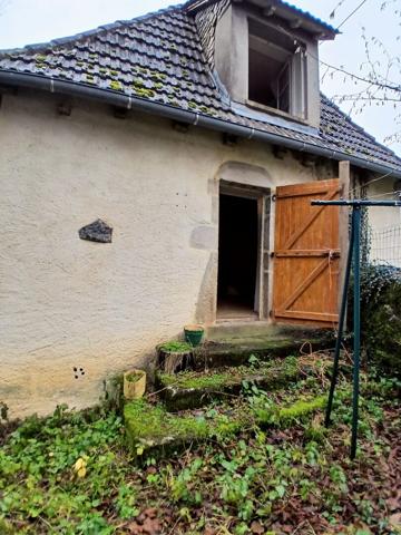 Maison avec son jardin , Saint santin cantales