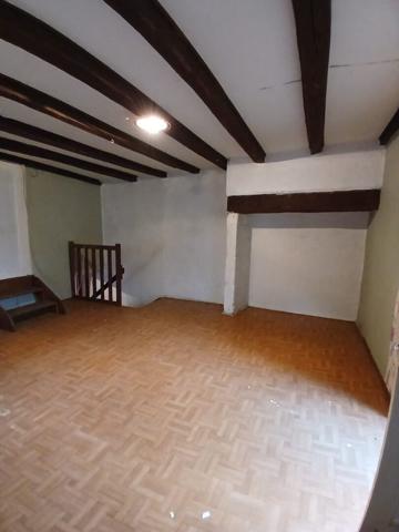 Maison avec son jardin , Saint santin cantales