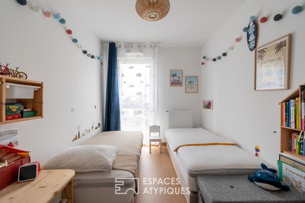 Appartement contemporain et sa terrasse suspendue aux Sorinières