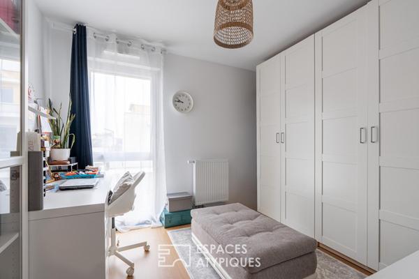 Appartement contemporain et sa terrasse suspendue aux Sorinières