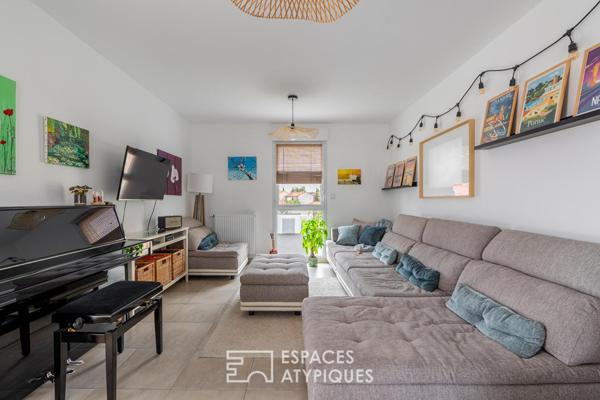 Appartement contemporain et sa terrasse suspendue aux Sorinières