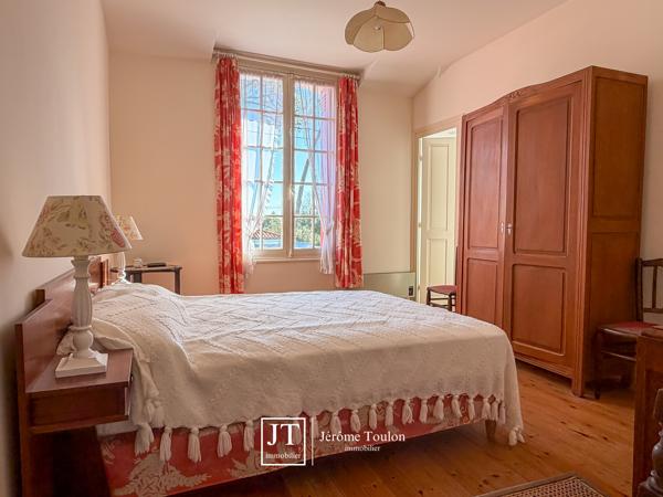 Maison
                                                                                                                                                                                                                                                                                                                        5 pièce(s)                                                                                                                                                                                                          4 chambre(s)                                                                                                                                                                                                          115  m²