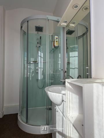 Maison
                                                                                                                                                                                                                                                                                                                        5 pièce(s)                                                                                                                                                                                                          4 chambre(s)                                                                                                                                                                                                          115  m²