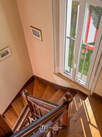 Maison
                                                                                                                                                                                                                                                                                                                        5 pièce(s)                                                                                                                                                                                                          4 chambre(s)                                                                                                                                                                                                          115  m²