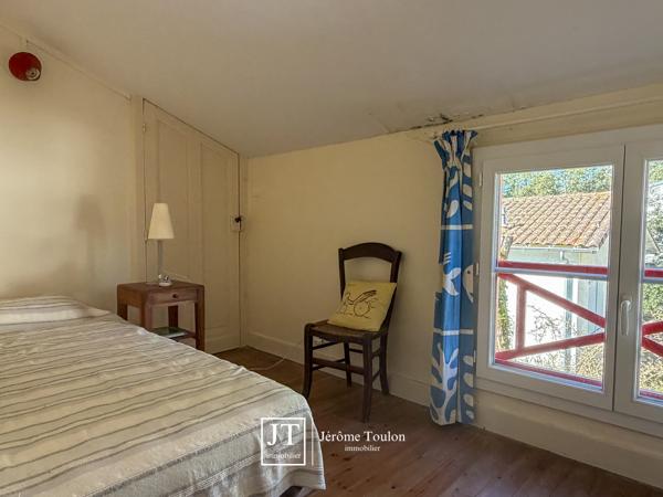 Maison
                                                                                                                                                                                                                                                                                                                        5 pièce(s)                                                                                                                                                                                                          4 chambre(s)                                                                                                                                                                                                          115  m²