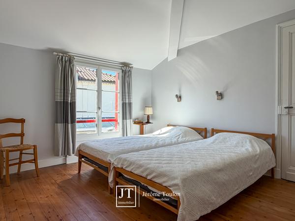 Maison
                                                                                                                                                                                                                                                                                                                        5 pièce(s)                                                                                                                                                                                                          4 chambre(s)                                                                                                                                                                                                          115  m²