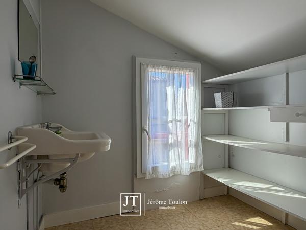Maison
                                                                                                                                                                                                                                                                                                                        5 pièce(s)                                                                                                                                                                                                          4 chambre(s)                                                                                                                                                                                                          115  m²