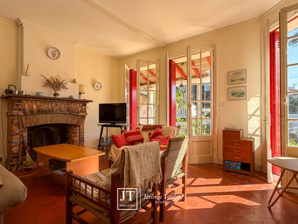 Maison
                                                                                                                                                                                                                                                                                                                        5 pièce(s)                                                                                                                                                                                                          4 chambre(s)                                                                                                                                                                                                          115  m²