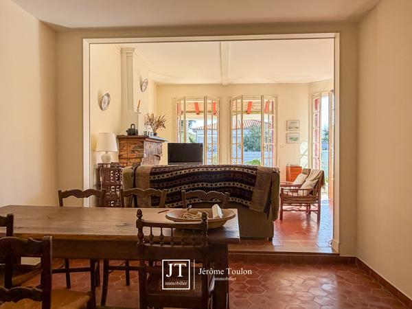 Maison
                                                                                                                                                                                                                                                                                                                        5 pièce(s)                                                                                                                                                                                                          4 chambre(s)                                                                                                                                                                                                          115  m²