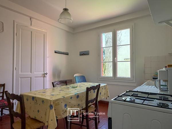 Maison
                                                                                                                                                                                                                                                                                                                        5 pièce(s)                                                                                                                                                                                                          4 chambre(s)                                                                                                                                                                                                          115  m²