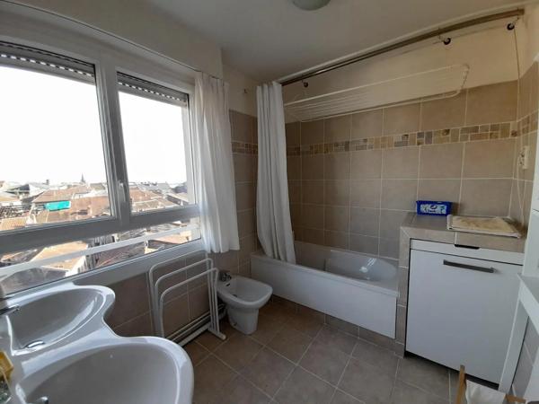 Appartement à louer 4 pièces 117.81m² Limoges (87000)