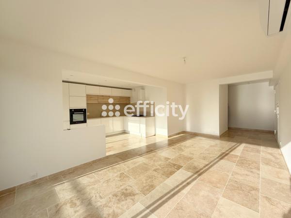 Appartement
         4 pièces
        - 85 m² 465 000 € *
