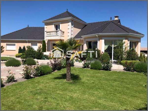 MAISON D'ARCHITECTE - TOUT CONFORT - PISCINE -