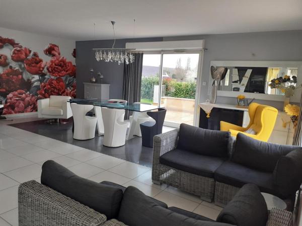 MAISON D'ARCHITECTE - TOUT CONFORT - PISCINE -