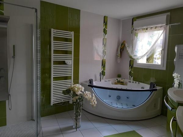 MAISON D'ARCHITECTE - TOUT CONFORT - PISCINE -