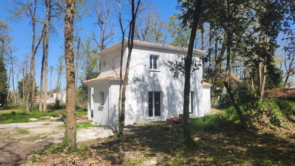 Maison
                                                                                                                                                                                                                                                                                                                        4 pièce(s)                                                                                                                                                                                                          3 chambre(s)                                                                                                                                                                                                          93.15  m²