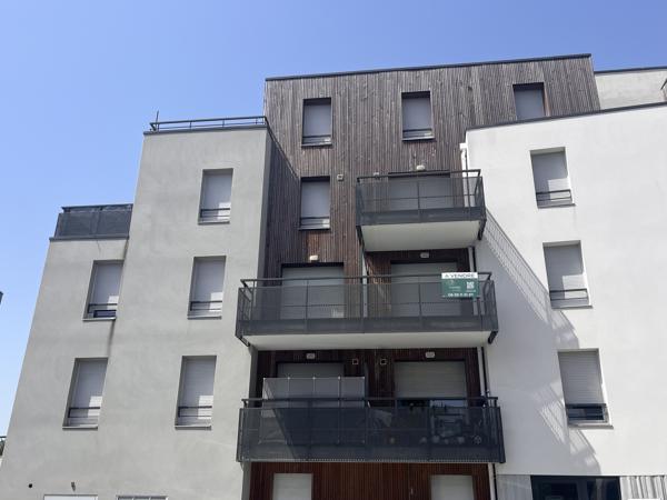 Appartement
                                                                                                                                                                                                                                                                                                                        2 pièce(s)                                                                                                                                                                                                          1 chambre(s)                                                                                                                                                                                                          44.12  m²