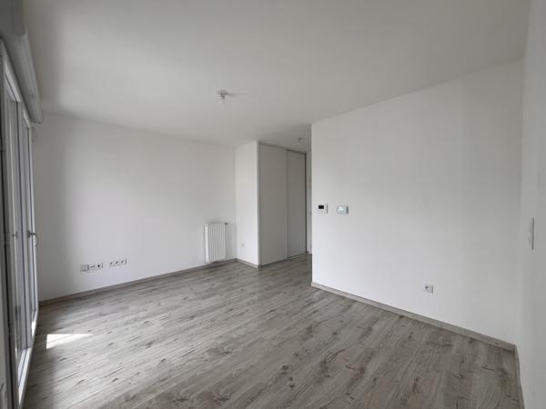 Appartement
                                                                                                                                                                                                                                                                                                                        2 pièce(s)                                                                                                                                                                                                          1 chambre(s)                                                                                                                                                                                                          44.12  m²