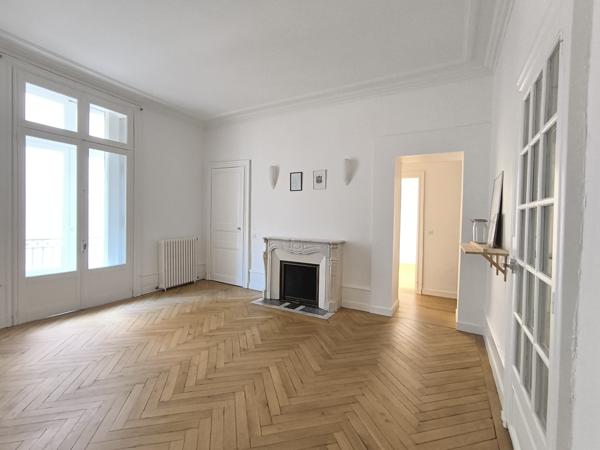 HYPER CENTRE - APPARTEMENT T5