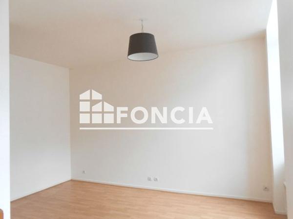 Location Appartement 2 pièces 39.19 m² - 11 RUE D'ESCURES Orleans 45000