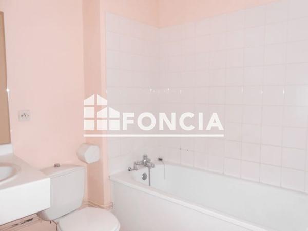 Location Appartement 2 pièces 39.19 m² - 11 RUE D'ESCURES Orleans 45000