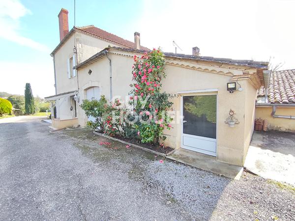 Maison bourgeoise avec dépendances et piscine