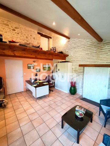 Maison bourgeoise avec dépendances et piscine