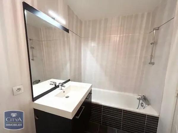 Appartement à louer 2 pièces 45.22m² Clermont-Ferrand (63000)