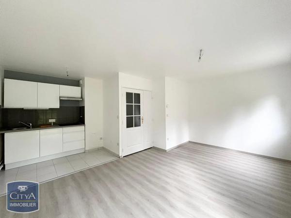 Appartement à louer 2 pièces 43.24m² Valenciennes (59300)