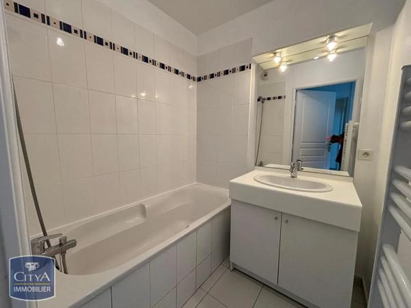 Appartement à louer 2 pièces 43.24m² Valenciennes (59300)