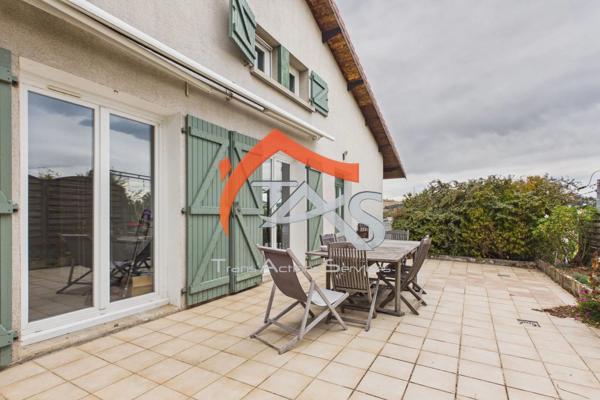 Vente                                                      Maison
                        
                     5 pièces                      147 m2                     à Sorbiers