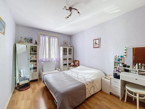 Maison de 90 m² avec sous-sol complet sur un terrain constructible de 1125 m²