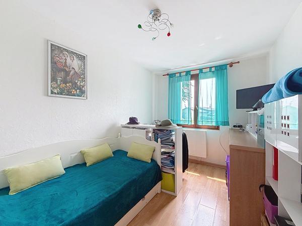 Maison de 90 m² avec sous-sol complet sur un terrain constructible de 1125 m²