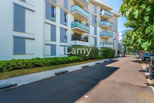 Parking + appartement