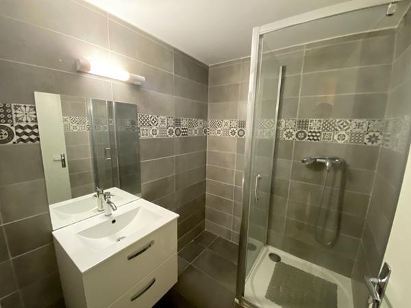 Immeuble Lasbordes 6 pièce(s) 125.78 m2