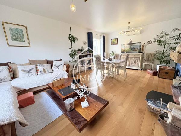 LAMONZIE SAINT MARTIN : Charmante maison de plain-pied 6 pièces de 144m² avec studio attenant
