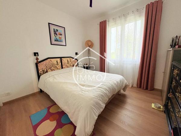 LAMONZIE SAINT MARTIN : Charmante maison de plain-pied 6 pièces de 144m² avec studio attenant