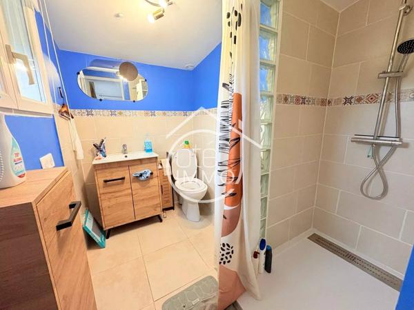 LAMONZIE SAINT MARTIN : Charmante maison de plain-pied 6 pièces de 144m² avec studio attenant