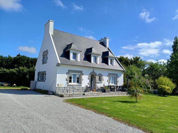 Plougasnou (29630) Plougasnou 5 mn Terenez, belle maison traditionnelle entièrement rénovée sur 3500 m2 de parc arboré.