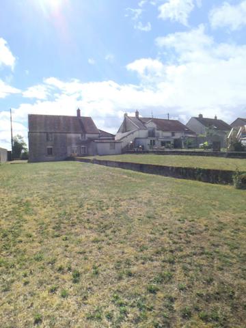 Ste Colombe-sur-Seine, maison de 1847 à rénover , avec terrain de 1400m² Sainte-Colombe-sur-Seine (21400)