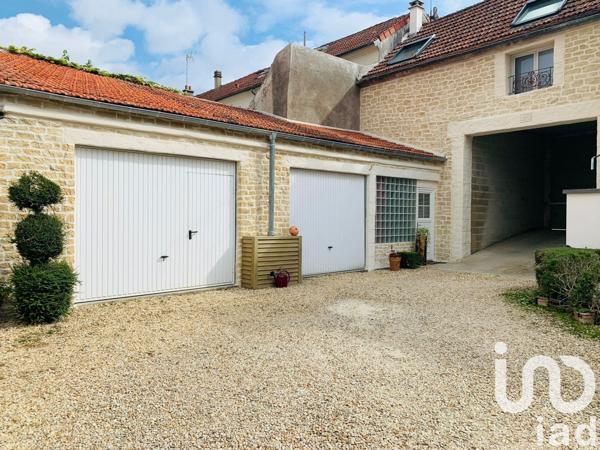 Maison traditionnelle 5 pièces de 200 m² à Mareuil-lès-Meaux (77100)