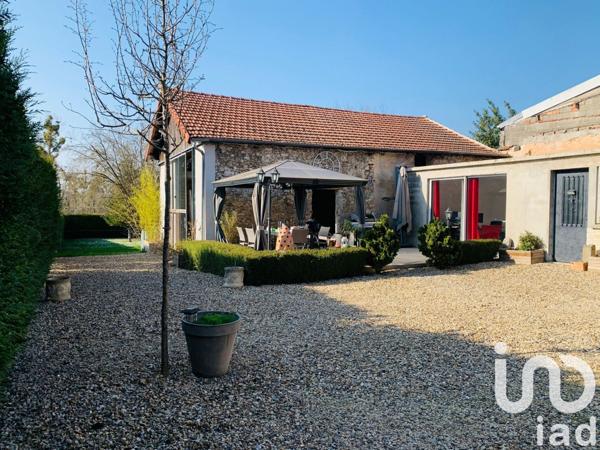 Maison traditionnelle 5 pièces de 200 m² à Mareuil-lès-Meaux (77100)