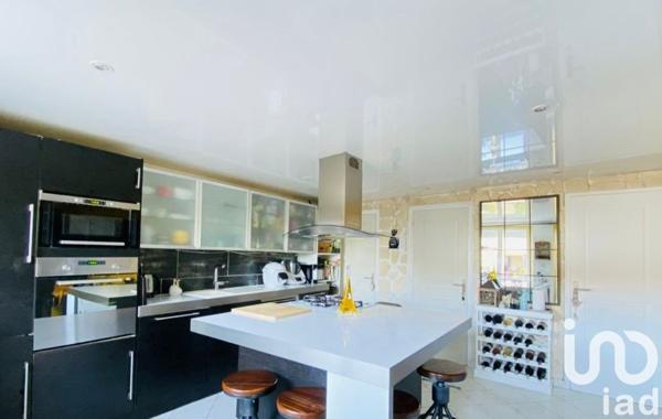 Maison traditionnelle 5 pièces de 200 m² à Mareuil-lès-Meaux (77100)